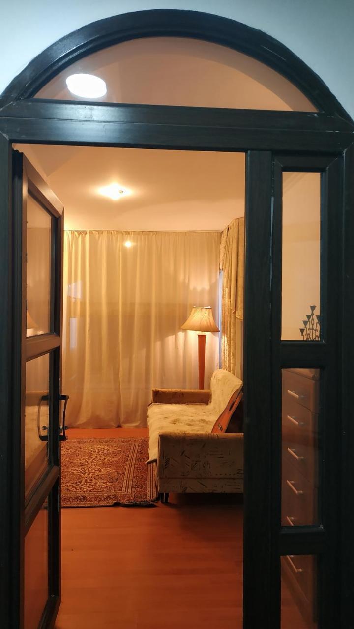 KGB Home Hostel Bisjkek Buitenkant foto